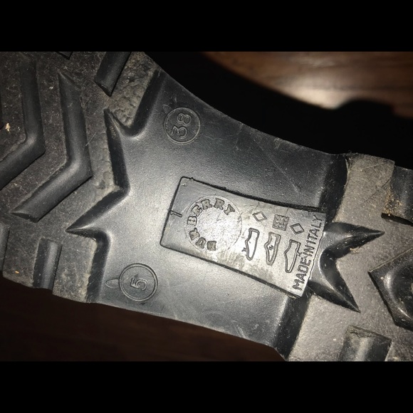 Burberry rain boots - Picture 1 of 5
